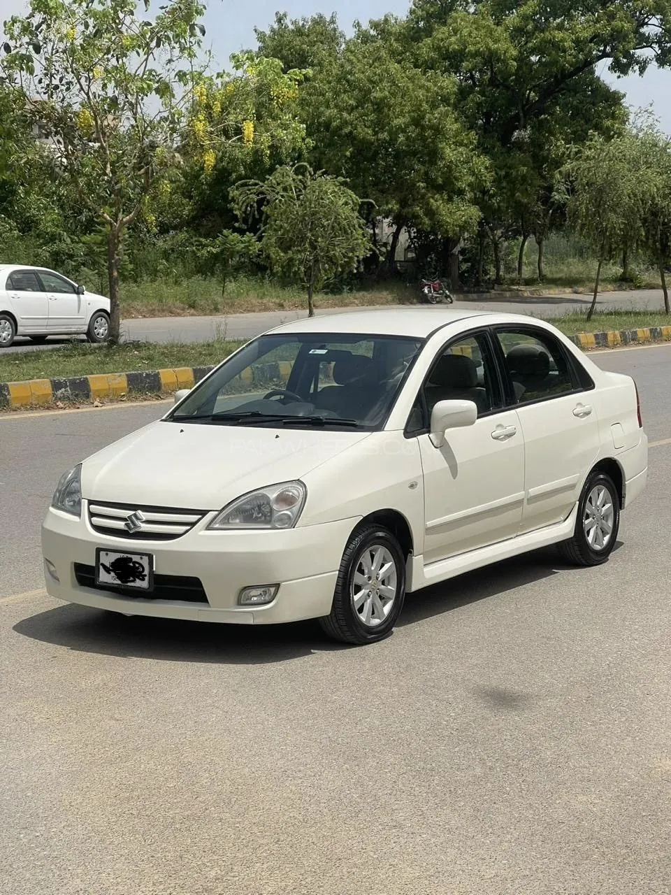 Suzuki Liana