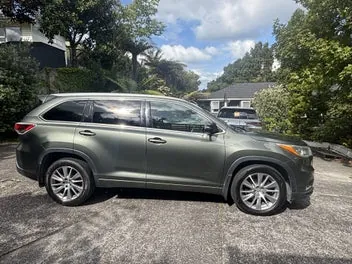 Toyota Highlander 2015 photo 2