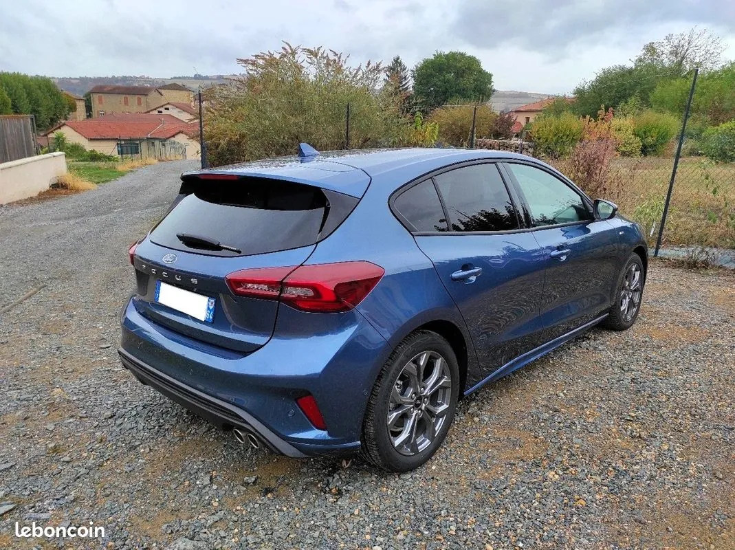 Ford Focus 2024 photo 3