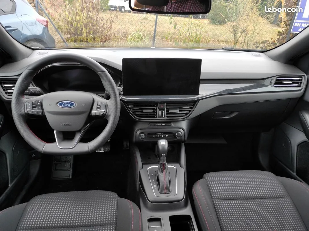 Ford Focus 2024 photo 4