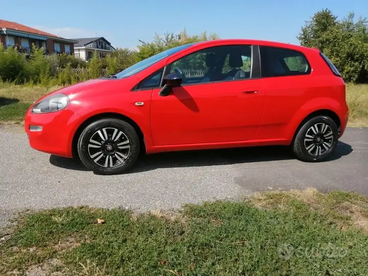 Fiat Punto 2012 photo 3