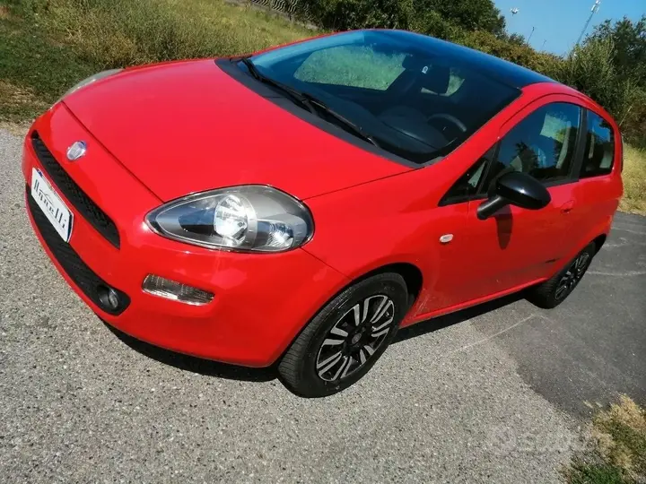 Fiat Punto 2012 photo 2
