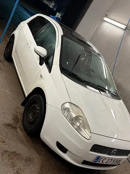 Fiat Grande Punto 2008 photo 2