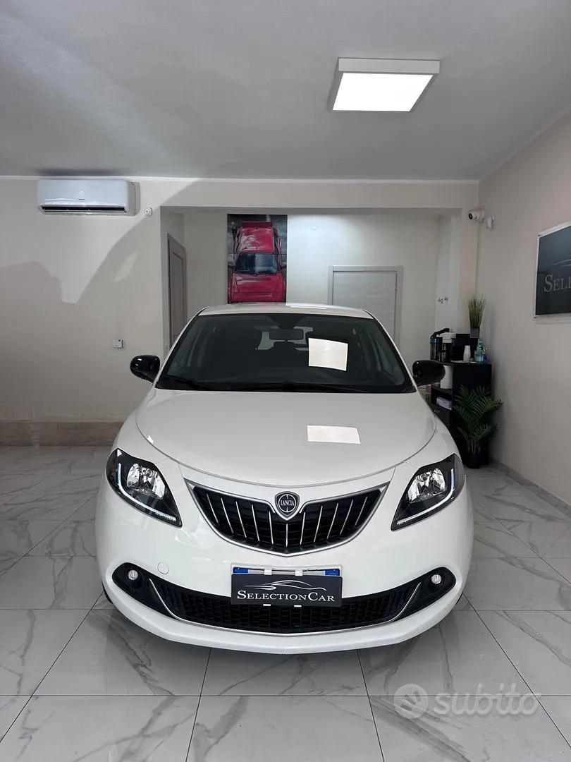 Lancia Ypsilon 2023 photo 2