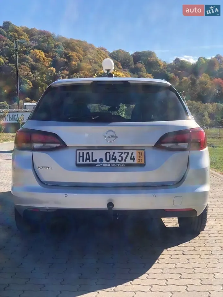 Opel Astra 2022 photo 2