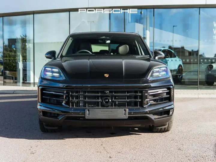 Porsche Cayenne photo 2