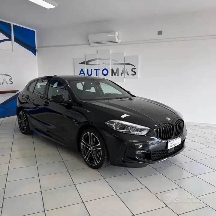 BMW 118D 2022 photo 2