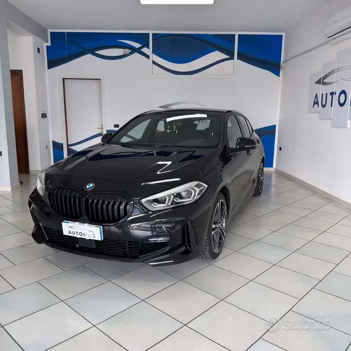 BMW 118D 2022 photo 3