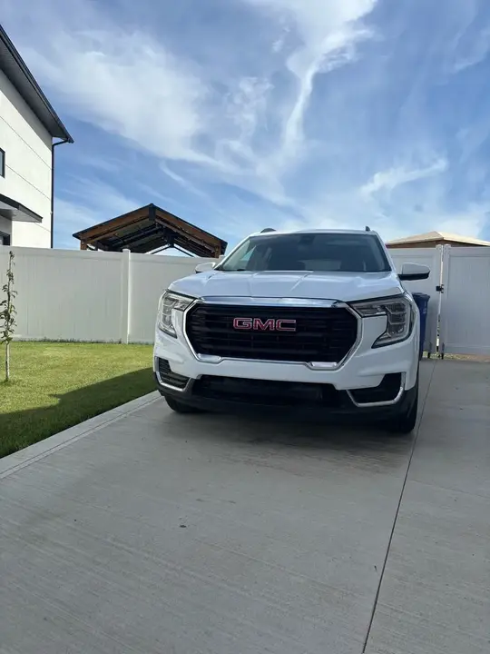 GMC Terrain 2023 photo 2