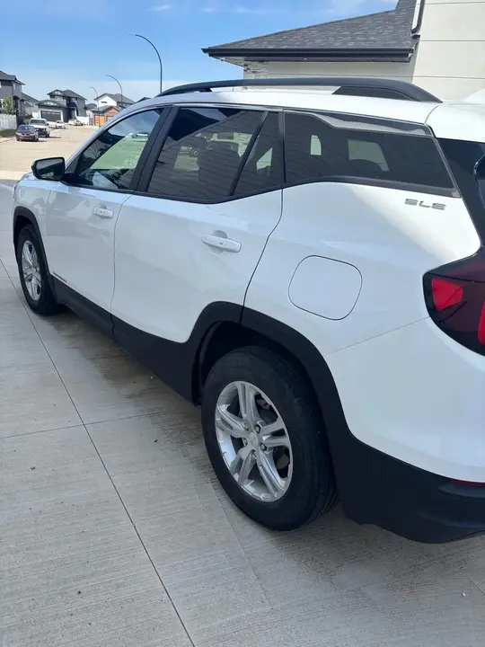 GMC Terrain 2023 photo 3