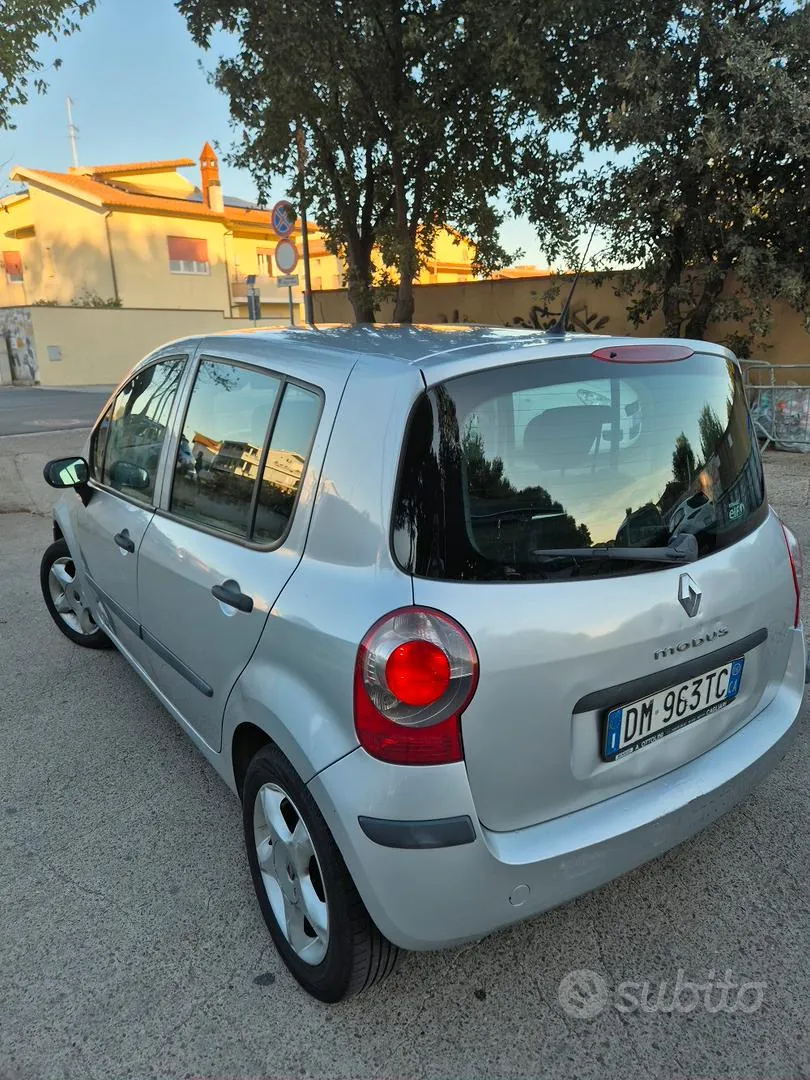 Renault Modus 2008 photo 2