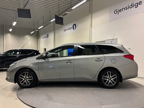 Toyota Auris 2014 photo 5
