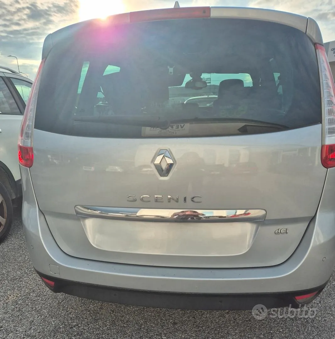 Renault Grand Scenic 2015 photo 5