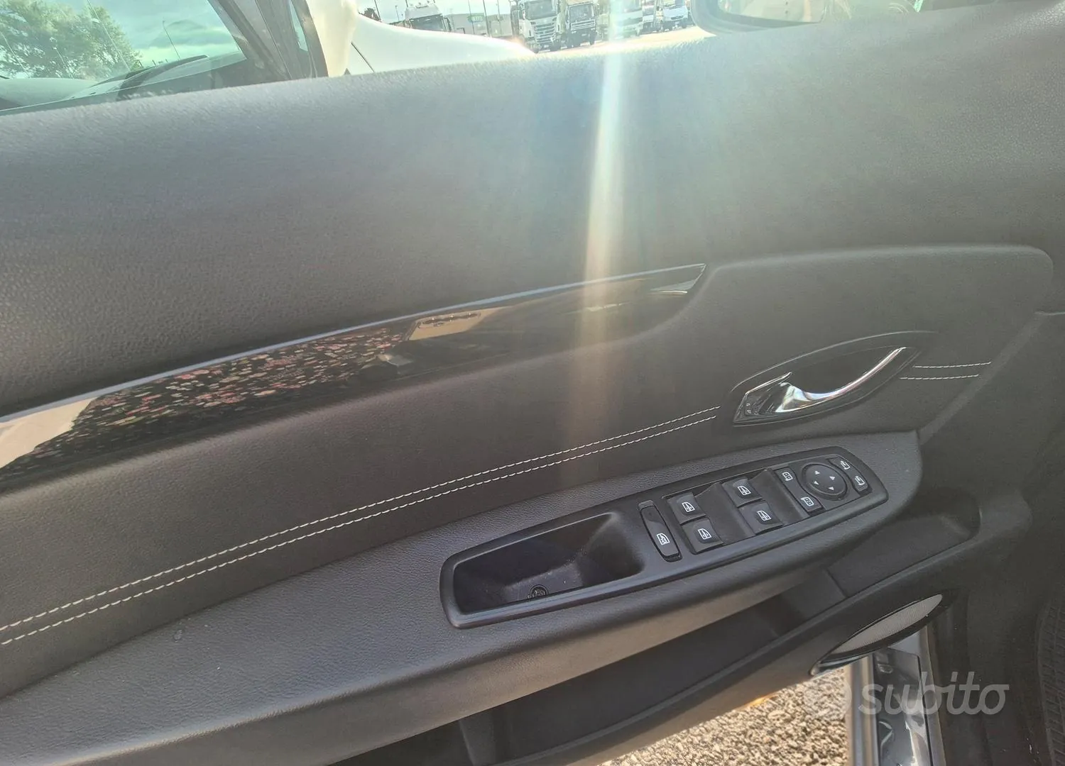 Renault Grand Scenic 2015 photo 3
