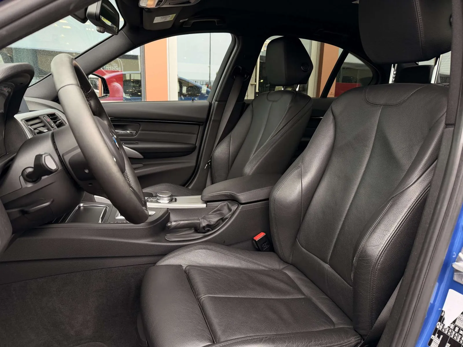 BMW 320I 2017 photo 4