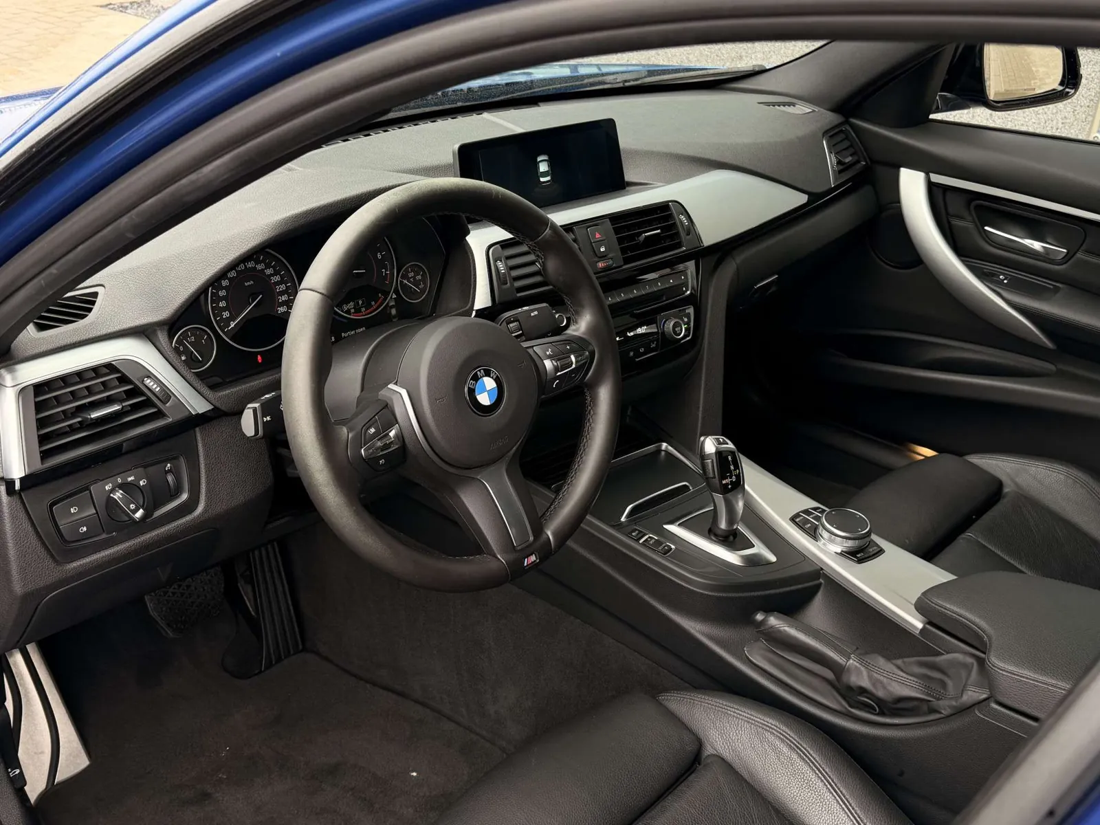 BMW 320I 2017 photo 2