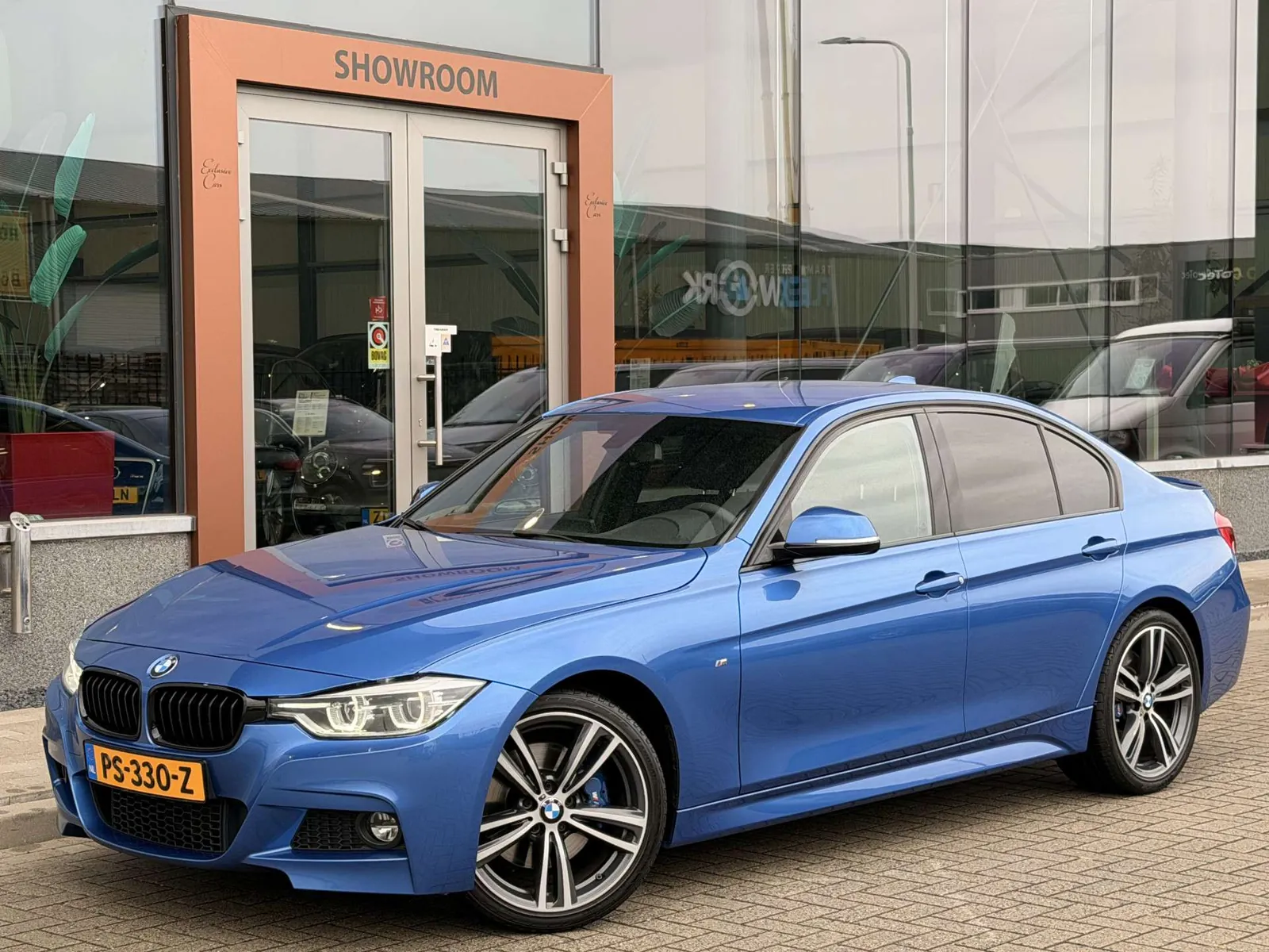 BMW 320I 2017 photo 3