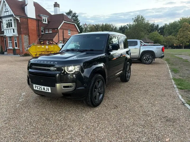 Land Rover Defender 90 2025 photo 5