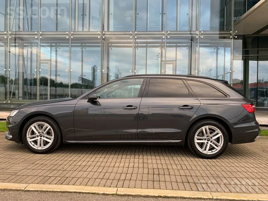 Audi A4 2023 photo 3