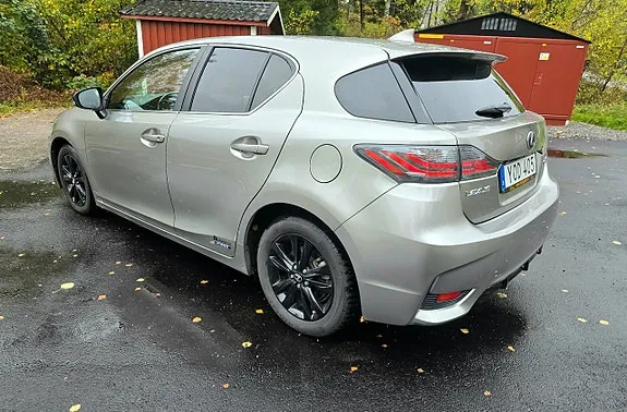 Lexus Ct200H 2017 photo 3