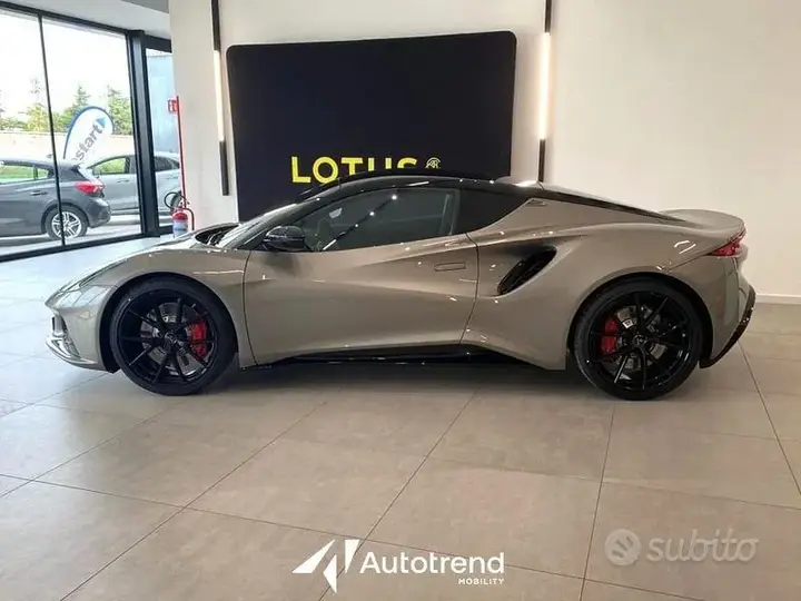 Lotus Emira 2026 photo 5