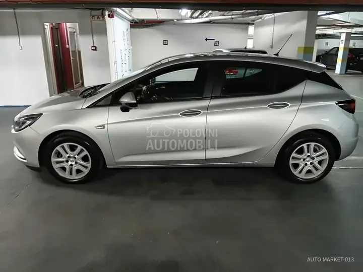 Opel Astra K 2016 photo 2