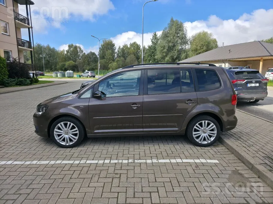Volkswagen Touran 2013 photo 2