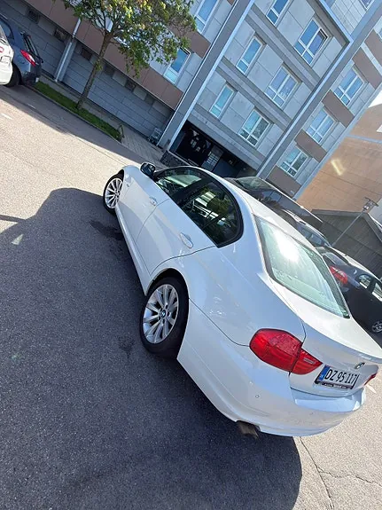 BMW 316D 2011 photo 4