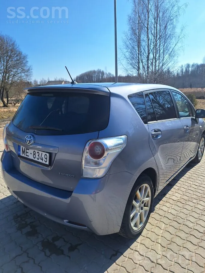Toyota Verso 2011 photo 3