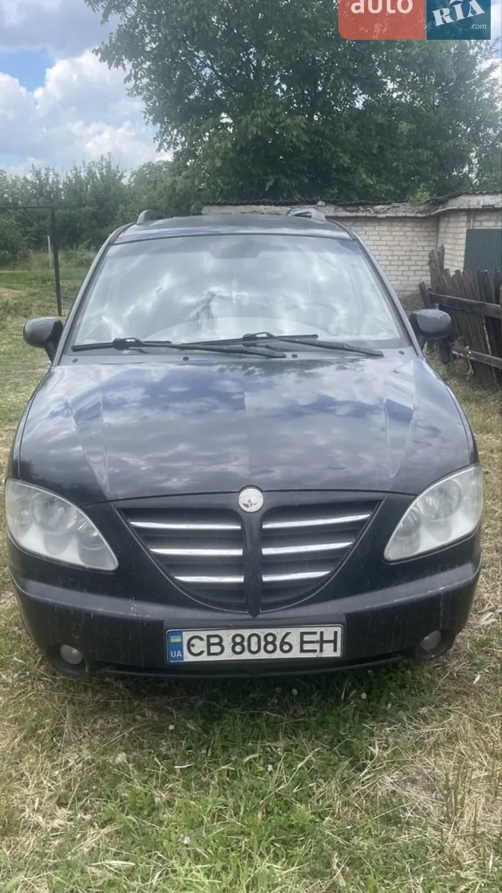 KG Mobility Rodius 2006 photo 4