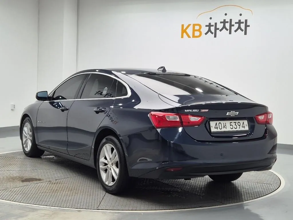 Chevrolet Malibu 2018 photo 2