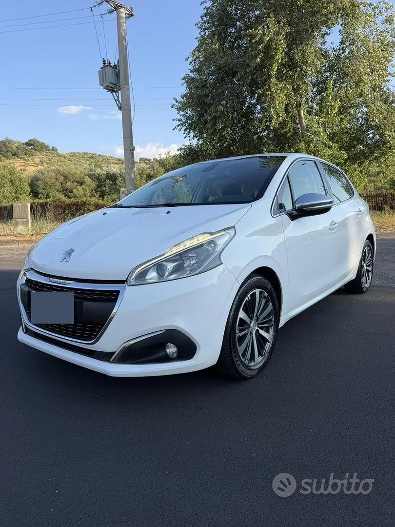 Peugeot 208 2017 photo 2