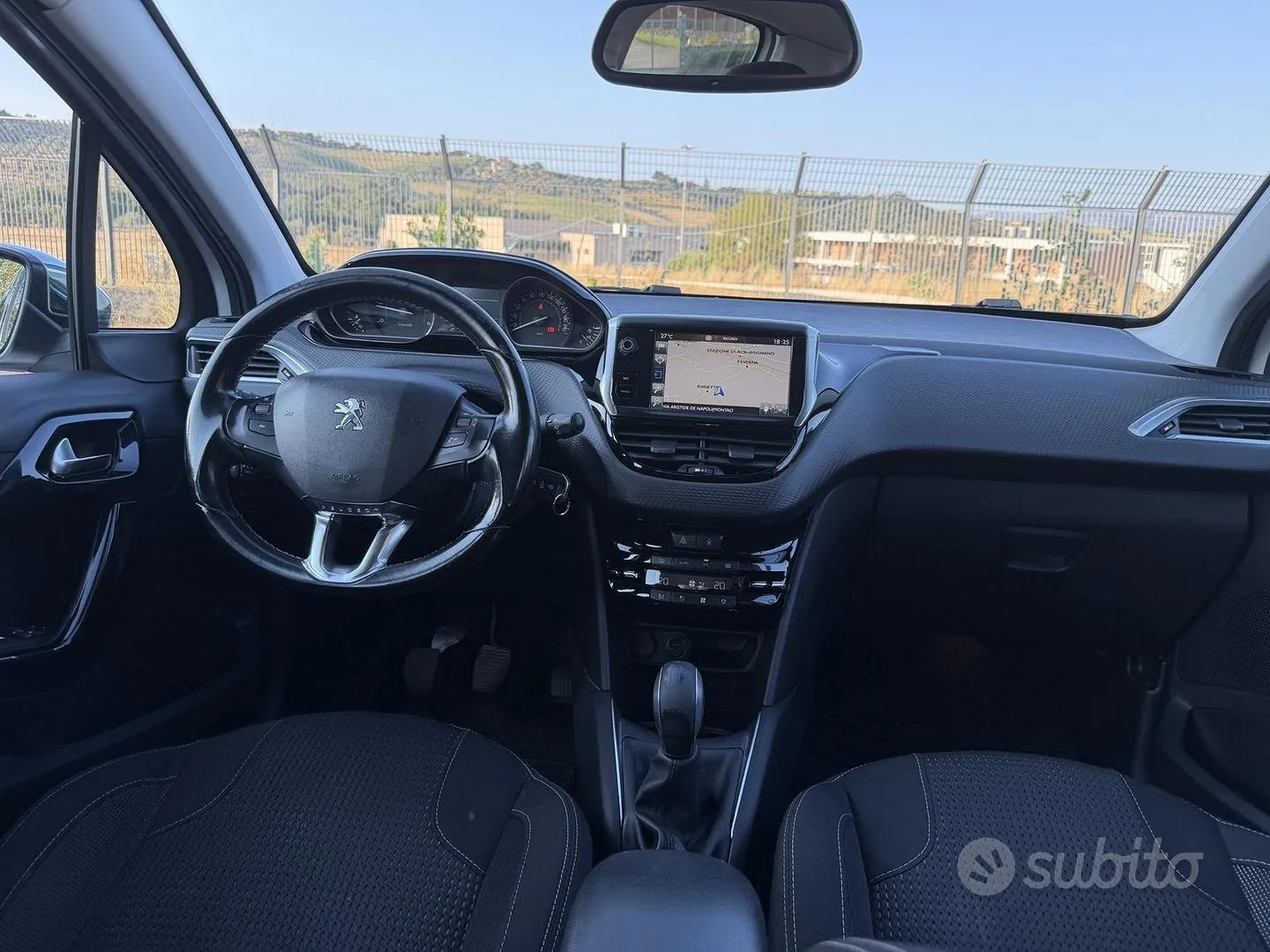 Peugeot 208 2017 photo 3