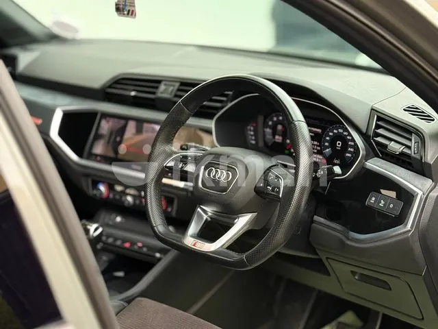 Audi Q3 2019 photo 5