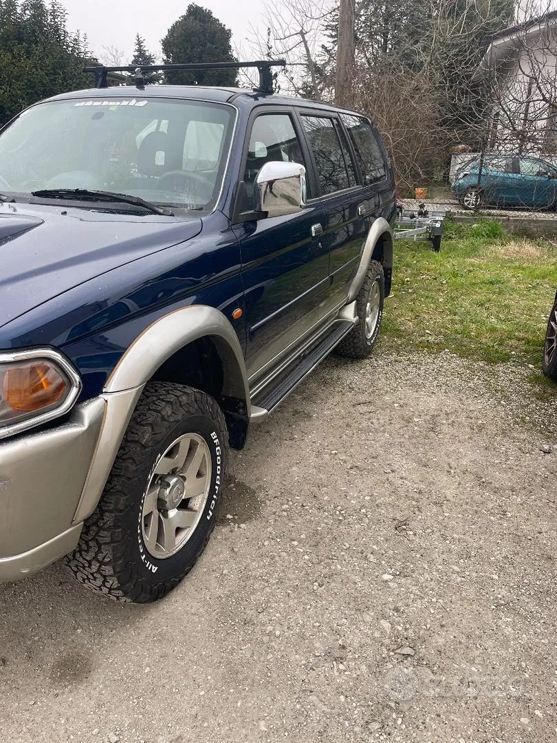 Mitsubishi Pajero Sport 2000 photo 2