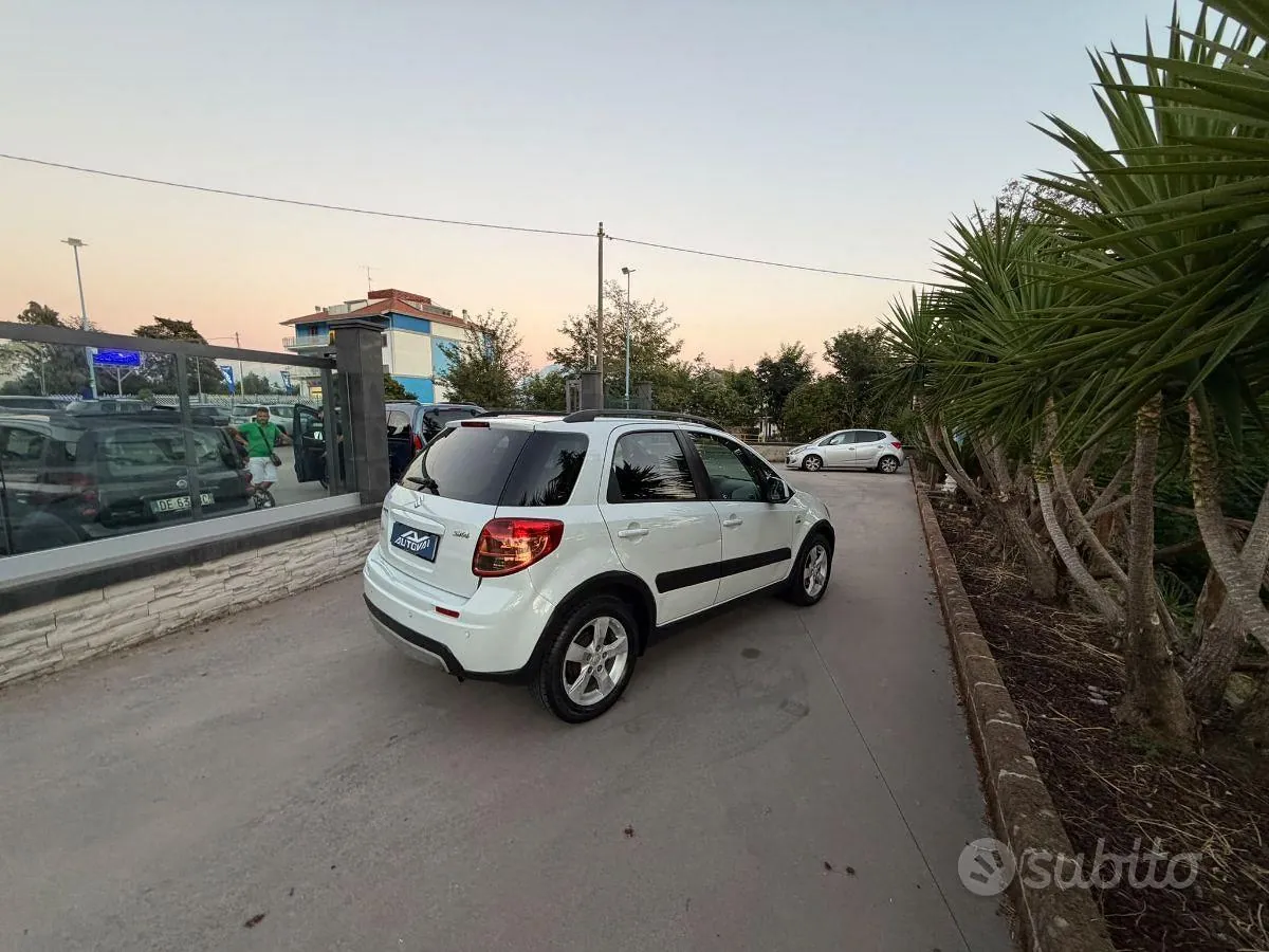 Suzuki Sx4 2011 photo 4