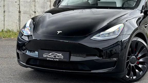 Tesla Model Y 2023 photo 2