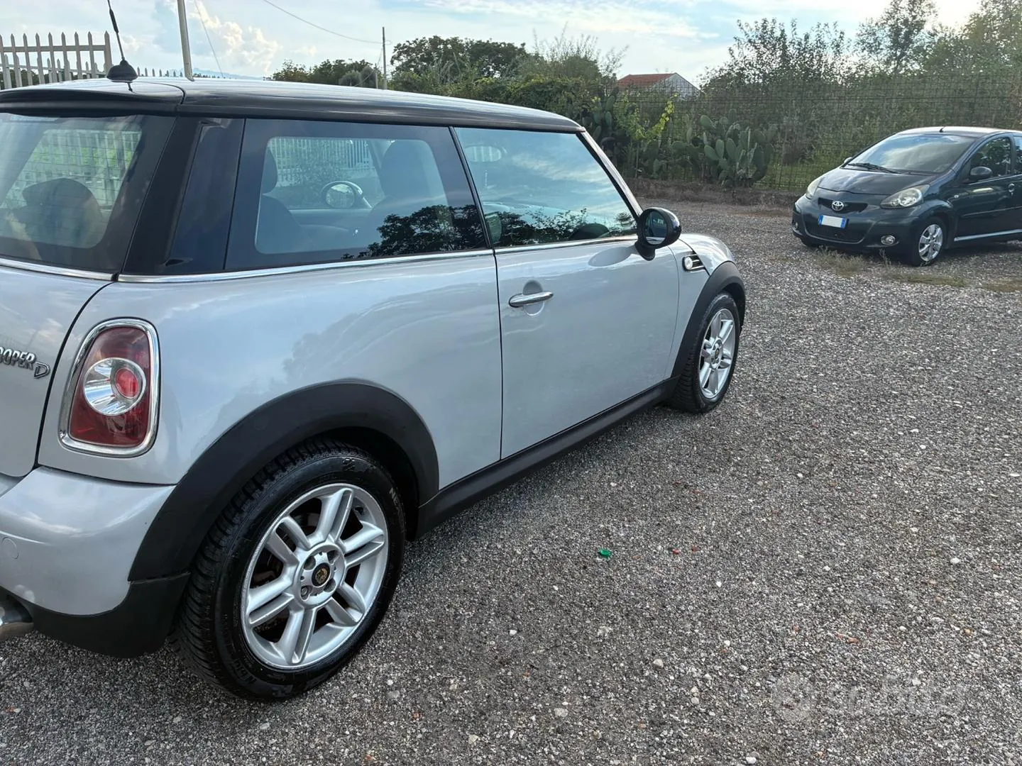 Mini One 2011 photo 3