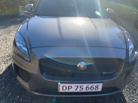 Jaguar E-Pace 2018 photo 2