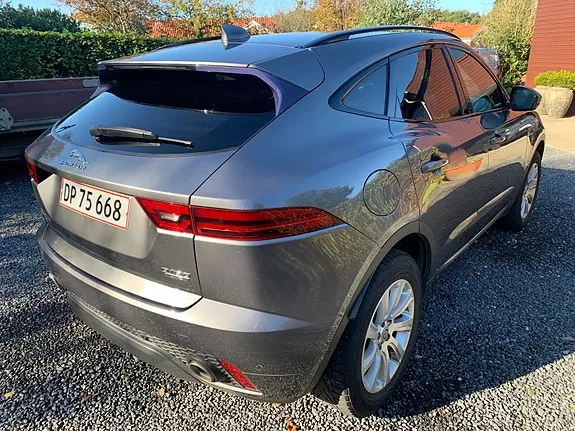 Jaguar E-Pace 2018 photo 5