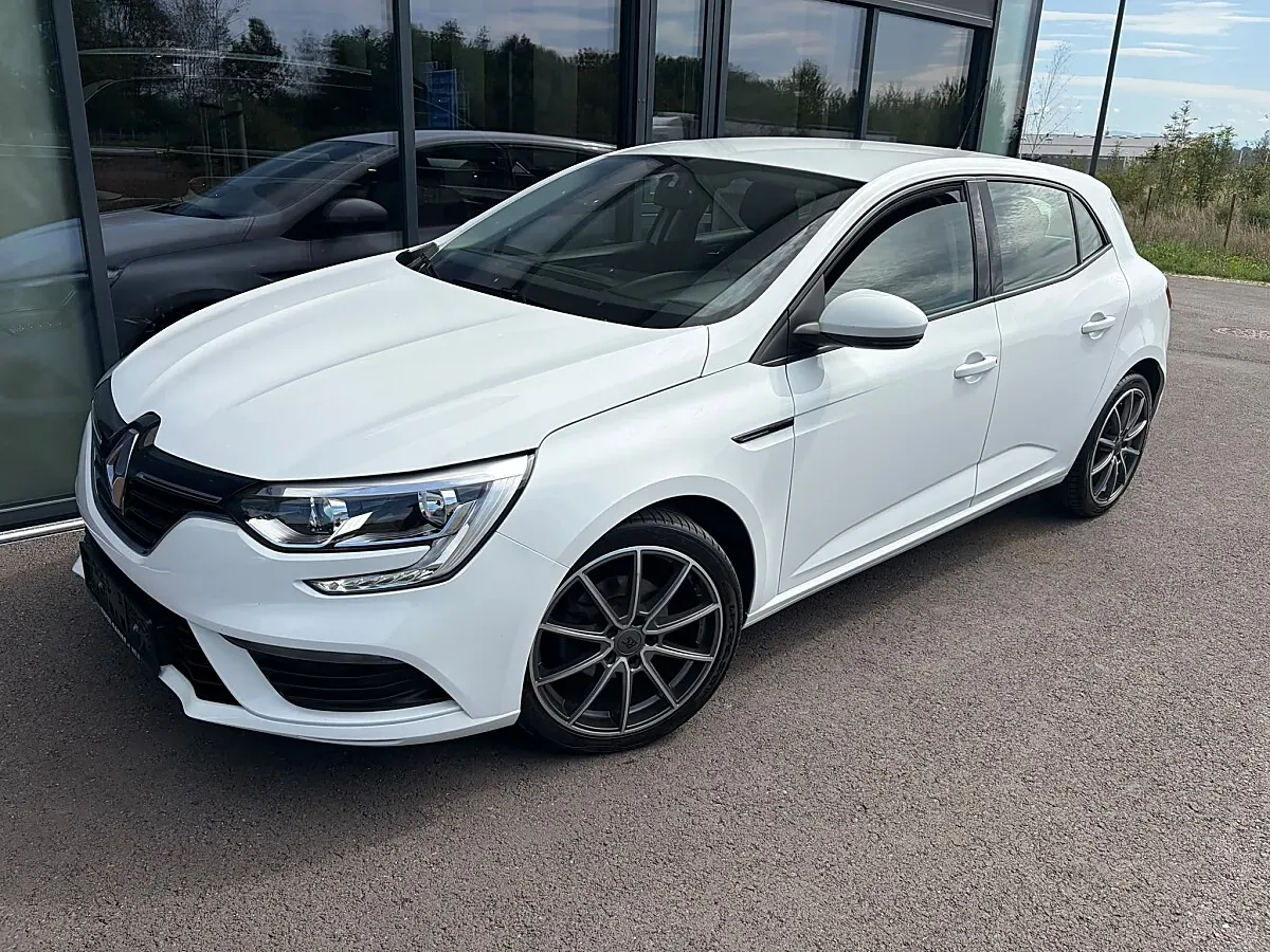 Renault Megane 2018 photo 2