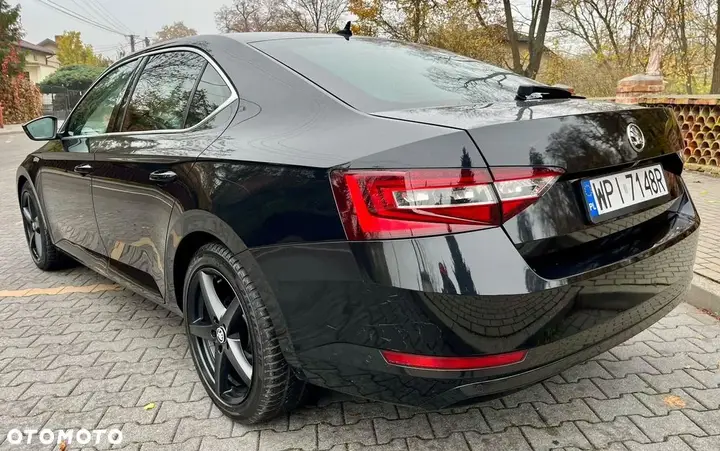Skoda Superb 2018 photo 3