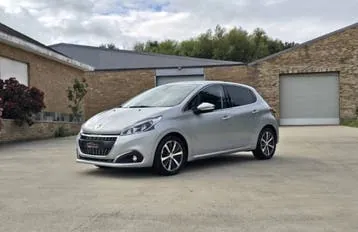 Peugeot 208 2017 photo 2