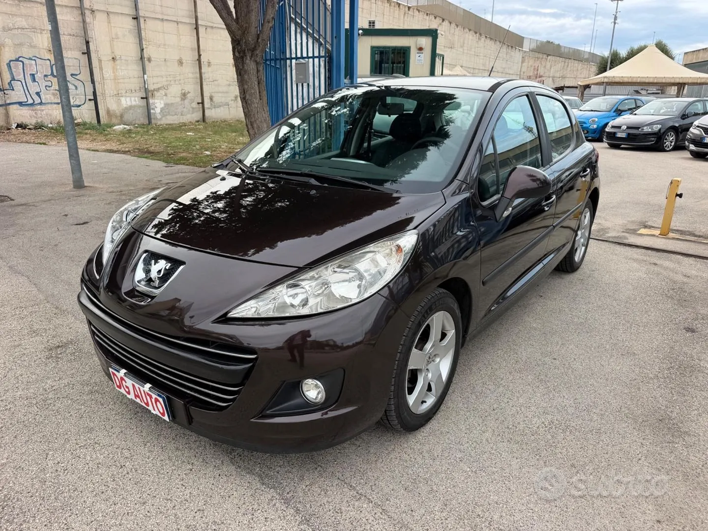 Peugeot 207 2011 photo 3