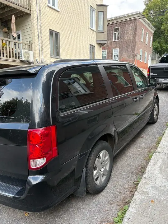 Dodge Grand Caravan 2013 photo 3