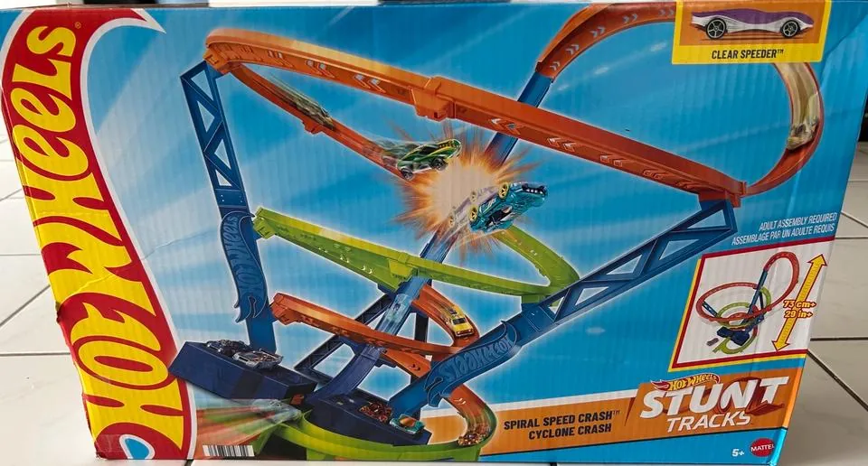 Hot Wheels Bahn Crash Spiral Trackset + 4 Autos