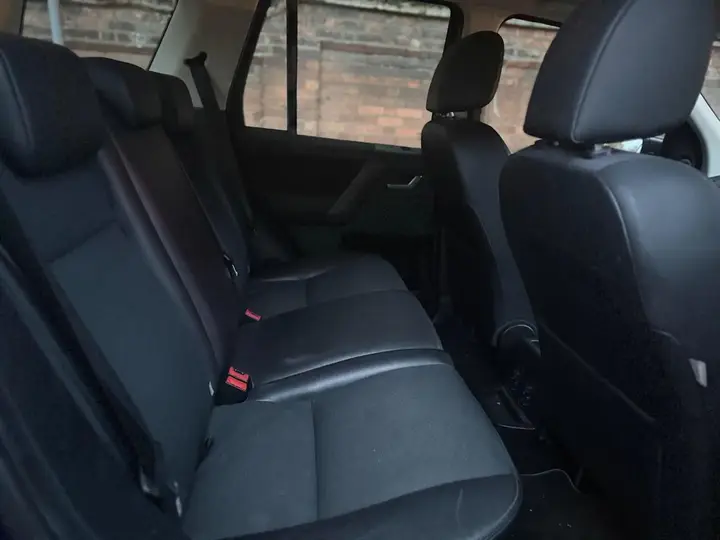 Land Rover Freelander 2009 photo 2