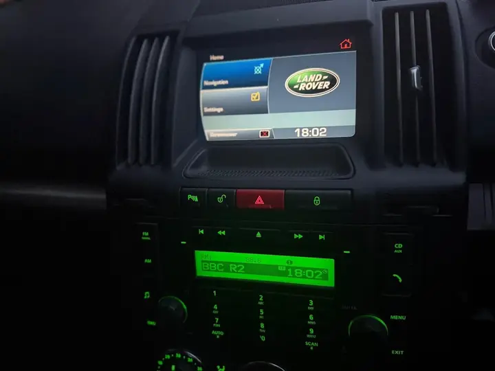 Land Rover Freelander 2009 photo 3