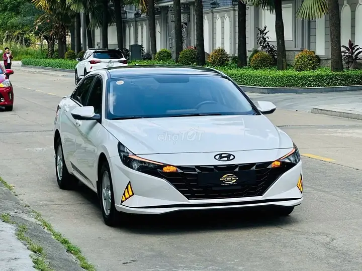 Hyundai Elantra 2023 photo 2