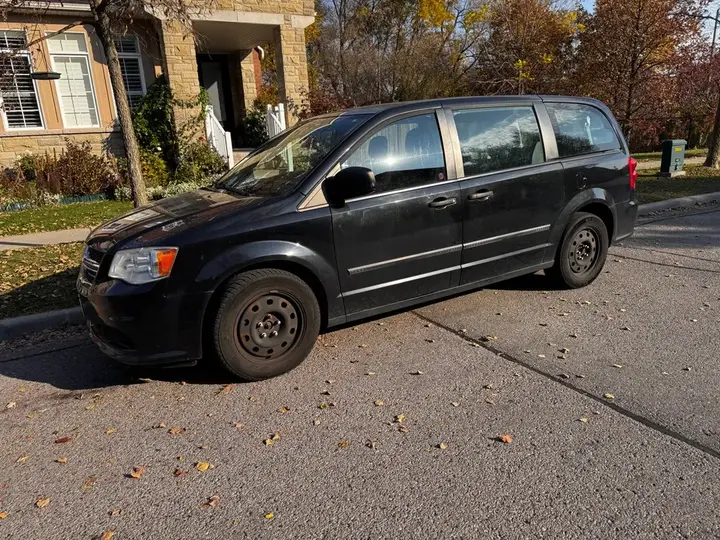 Dodge Grand Caravan 2016 photo 2